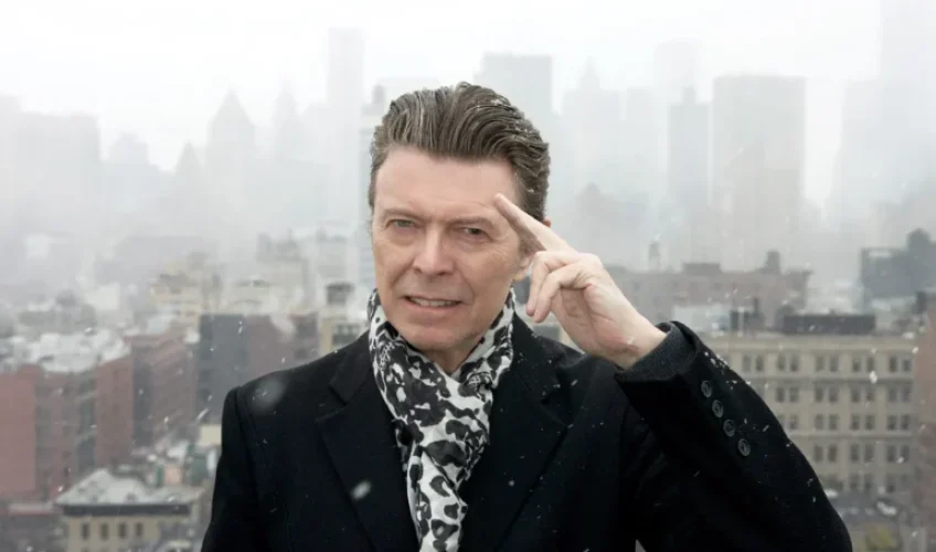 Συναδελφοι του David Bowie αποτιουν φορο τιμης στην 10η επετειο από τον θανατο του